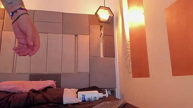 FreyrStone live sex cam