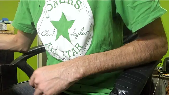 BigCumShoot's cam snapshot