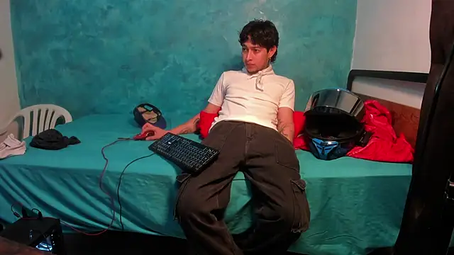 Sky_Wild live sex cam