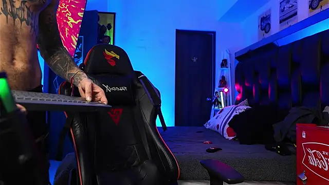 logan_hugh8 live sex cam