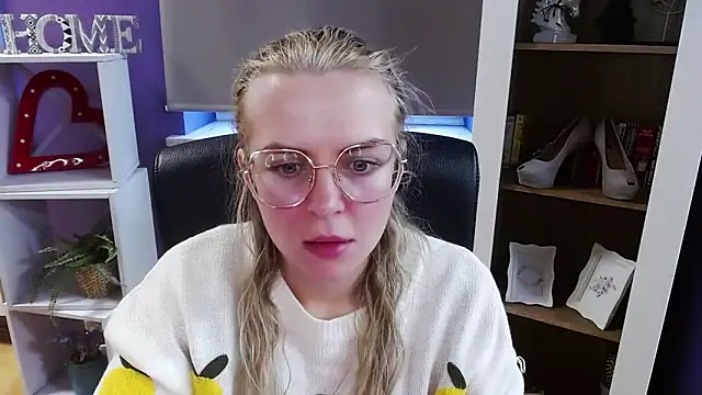 Zoey_Erotic's cam snapshot