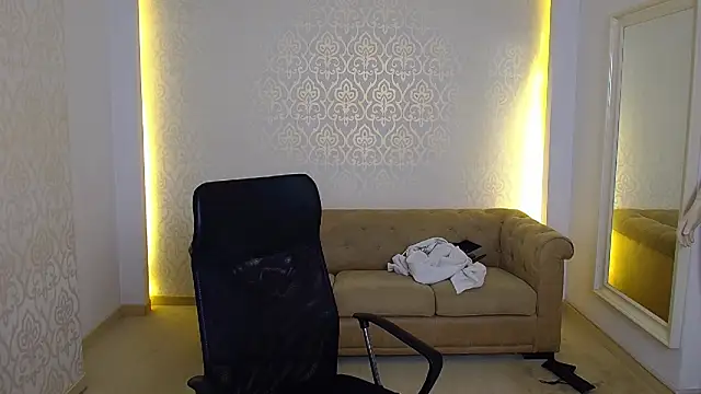 MaxKaiden live sex cam