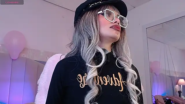 Emerald_gh live sex cam