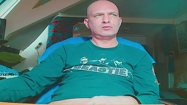 maxhard77 live sex cam