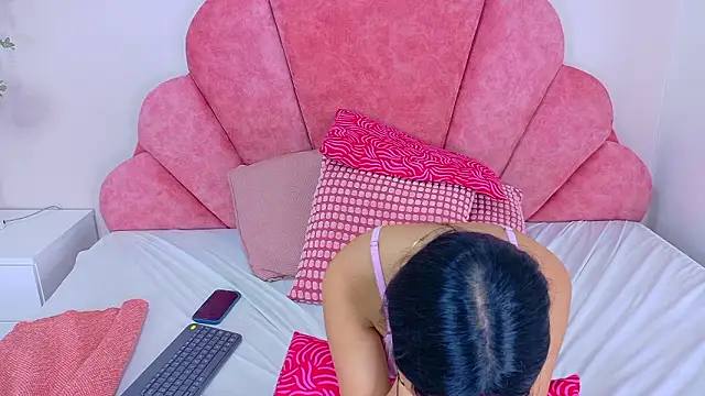 EmmaLou__'s cam snapshot