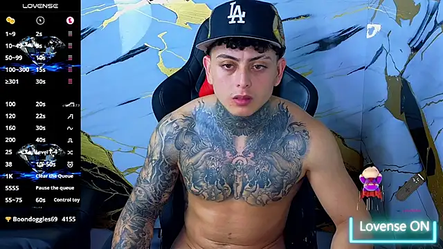 Kevin22_222 live sex cam