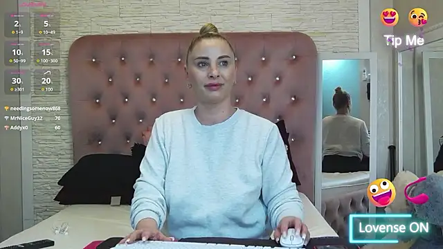 KikiSweet08's cam snapshot