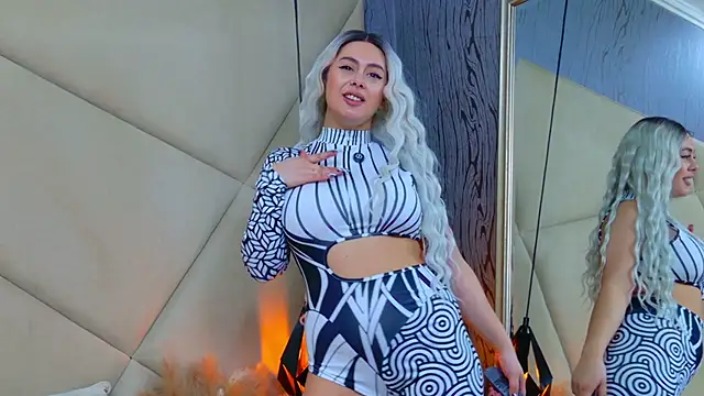 ChloeFrost's cam snapshot