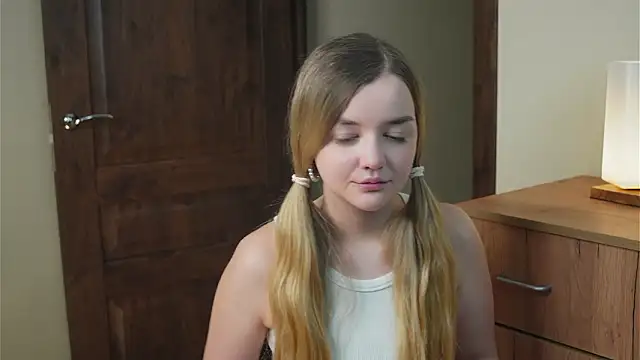 CecilyTouma's cam snapshot