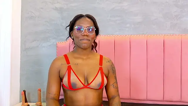 Alaia_Colins's cam snapshot