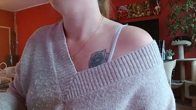 petitoiseau67's cam snapshot