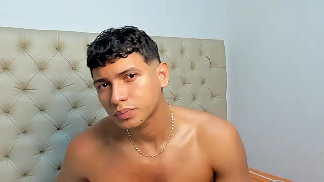 yei-sant live sex cam