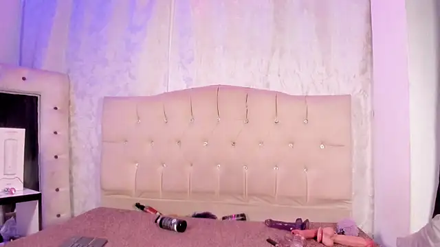 Strella_ferrera live sex cam