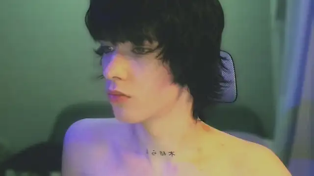 LeonBoykisser live sex cam