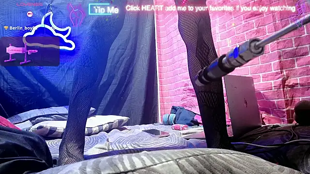 Thesuicidekid live sex cam