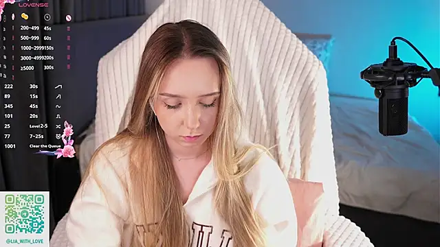 HollisBeckett live sex cam