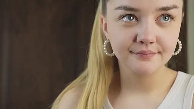 CecilyTouma live sex cam