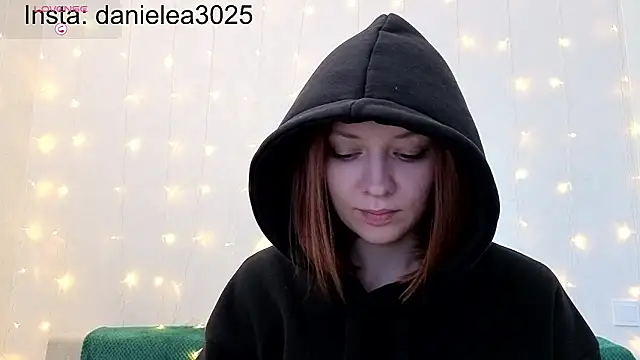 Sladkaya_2025's cam snapshot