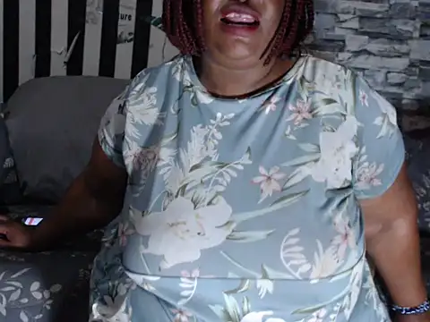 BigHotMatureXx live sex cam