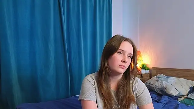 GenevieNyreen live sex cam