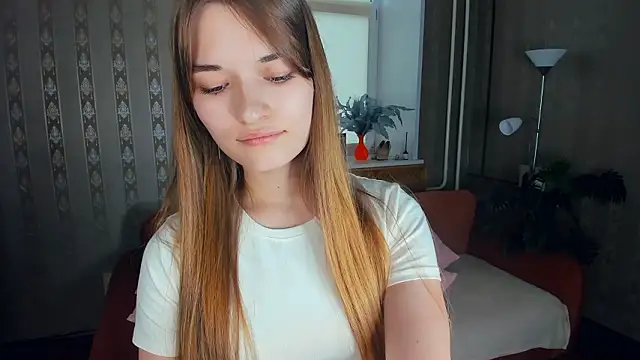 EmmalineKearl's cam snapshot