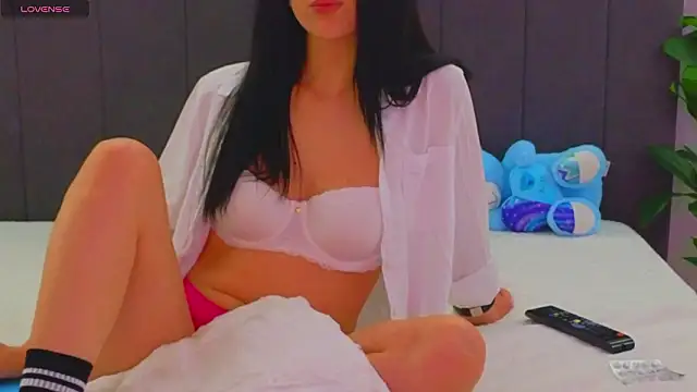 LauraMirage's cam snapshot