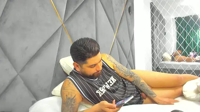 alexandermoris live sex cam