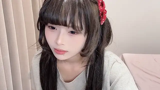 F-Yearn live sex cam