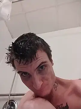 jizzyglizzy92 live sex cam