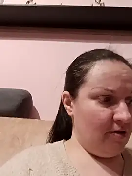 BustyLadyAlma live sex cam