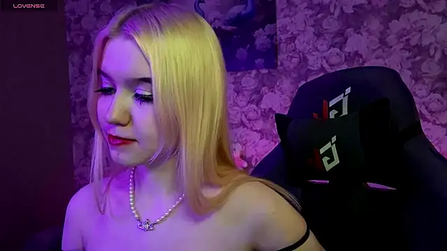 JudithPeach live sex cam