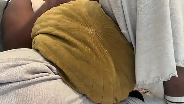 nanaisbackk live sex cam