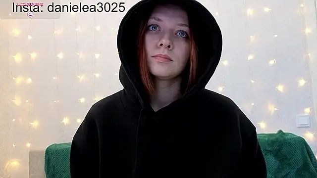 Sladkaya_2025's cam snapshot