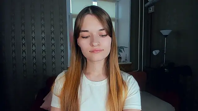 EmmalineKearl's cam snapshot