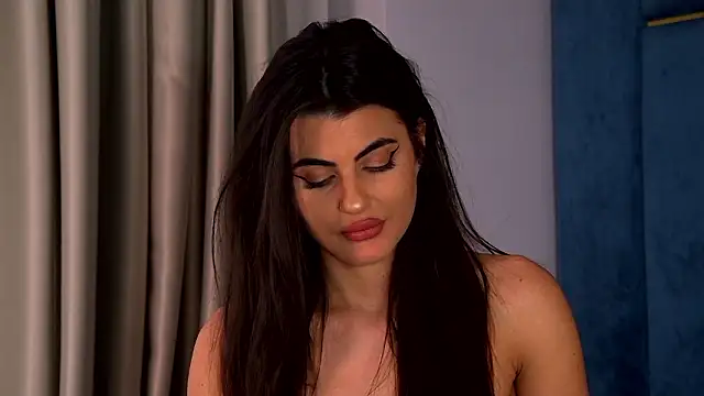 YasminaMoon's cam snapshot