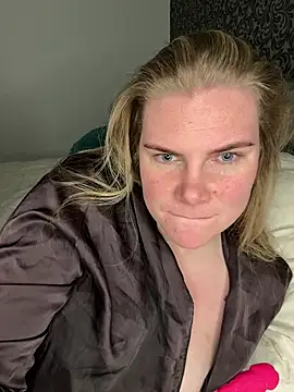 SexyBlondJoanna's cam snapshot