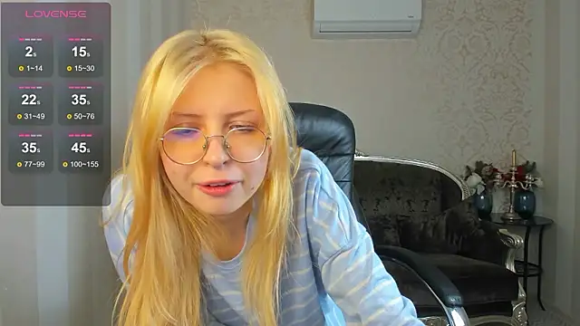 Grace_blush's cam snapshot