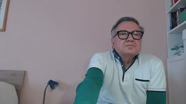 YOU6me's cam snapshot