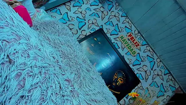 lucianaosorno25 live sex cam