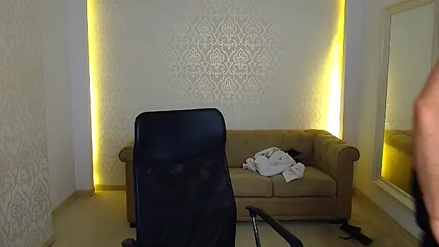 MaxKaiden live sex cam