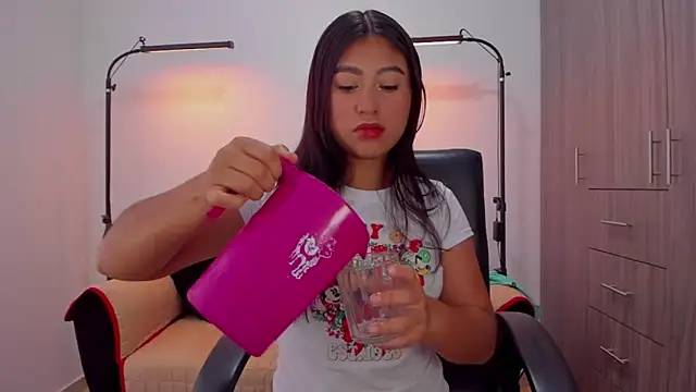 cloy_baby__ live sex cam