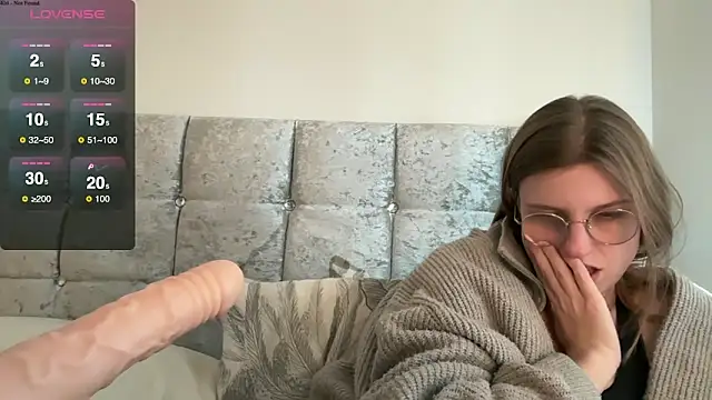 BustyKellyXXX's cam snapshot