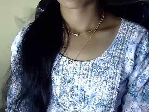 Khushi_v's cam snapshot