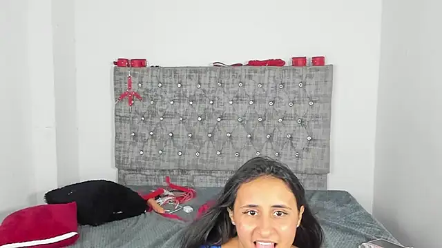 MelanyandKaty's cam snapshot