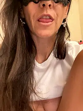 EmySkinny85 live sex cam