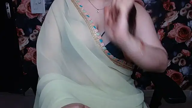 green_girl's cam snapshot