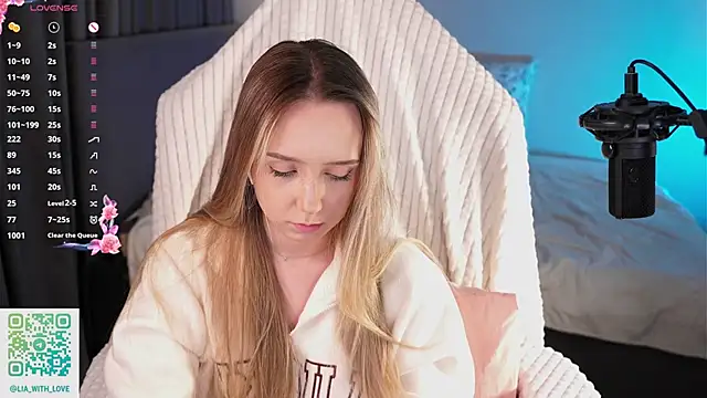 HollisBeckett live sex cam