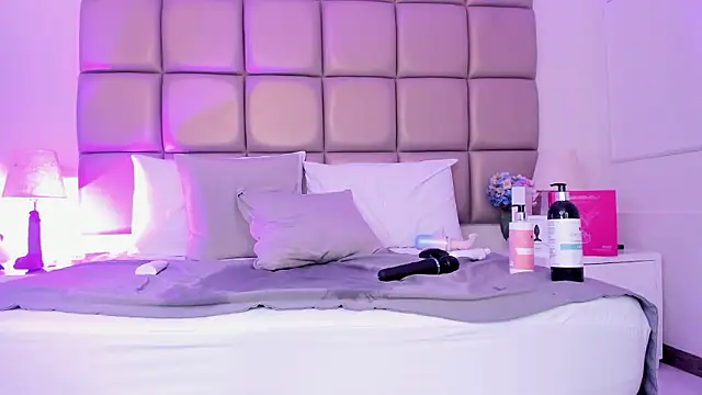 MiaMillers1's cam snapshot