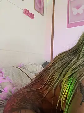 BabyFannyxx's cam snapshot