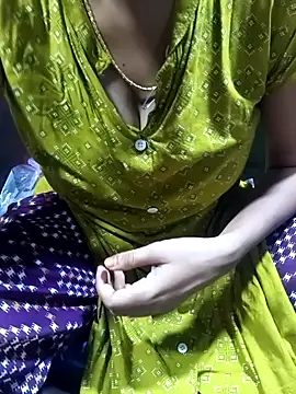 call_me_mouni099's cam snapshot